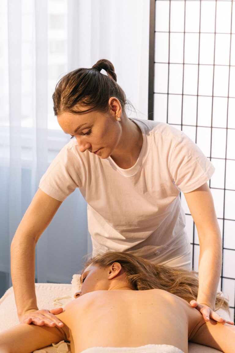 Massage suédois ou californien : lequel apprendre en premier ?